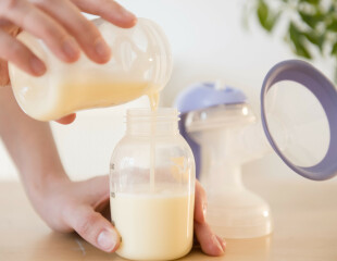 How to prepare and store bottles of infant milk?