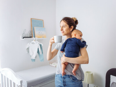 Comment gérer le sommeil de bébé avec la lumière du jour ?
