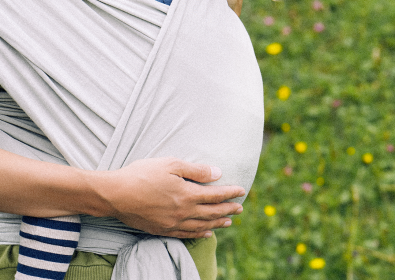 Comment bien choisir un porte-bébé physiologique ?
